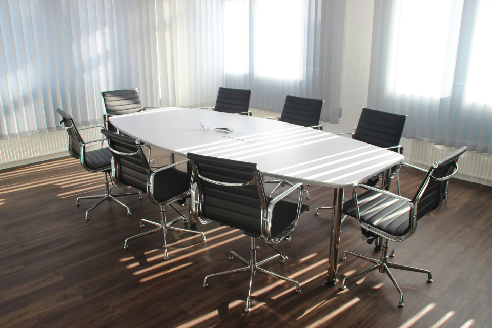 ISO 42001 standartas užtikrina sklandų, saugų ir atsakingą dirbtinio intelekto naudojimą organizacijoje